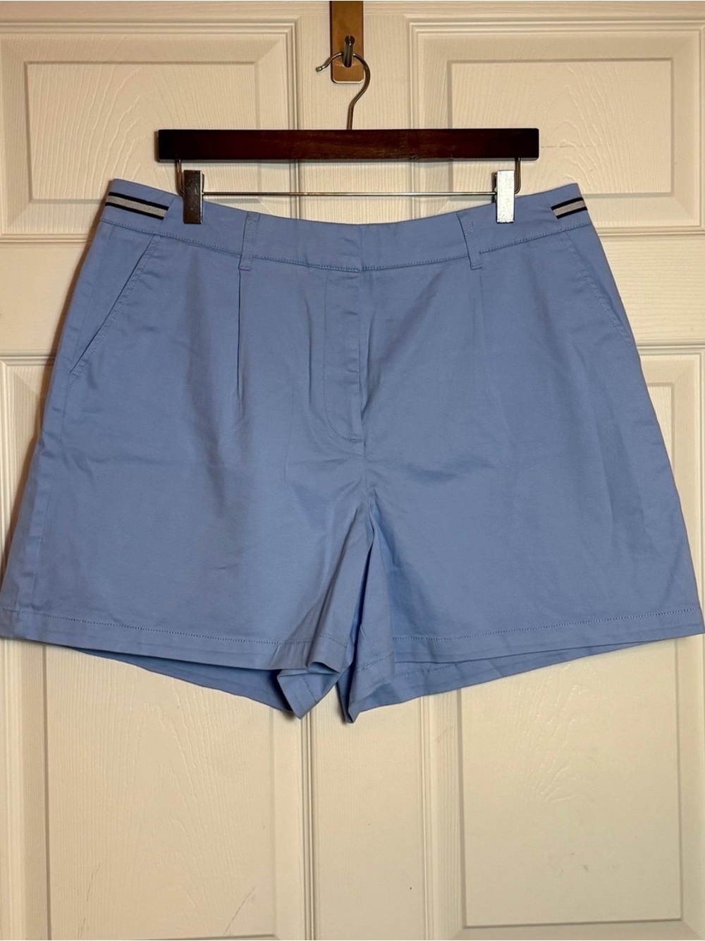 NWT Crown & Ivy Caroline Shorts size 16